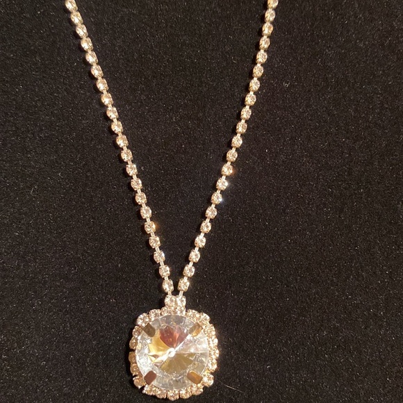 NEW!! Silver crystals necklace & earrings with small crystals on chain. - Picture 3 of 7